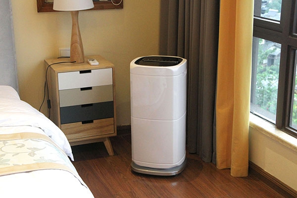 你好，我叫“回南天”，你看这水珠多爱我！